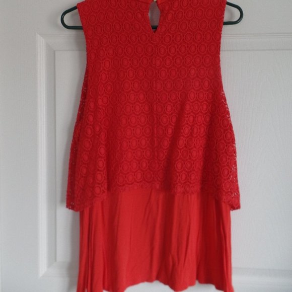 Sleeveless Lace Top, longer - Picture 3 of 4